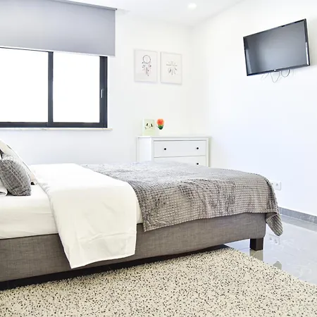 Lovely Cruzeiro Da Rocha Apartmán *